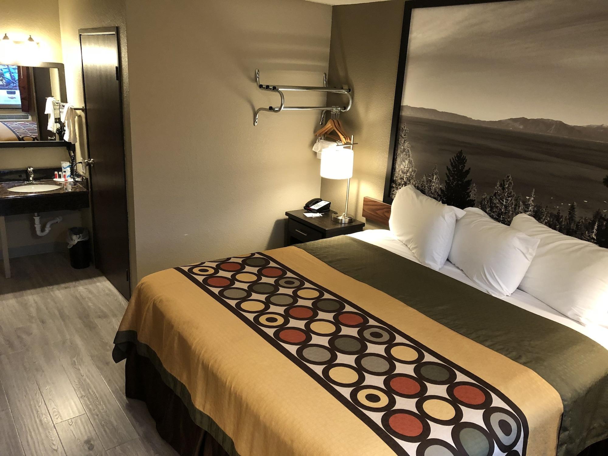 Hotel Super 8 By Wyndham Redding Exteriér fotografie