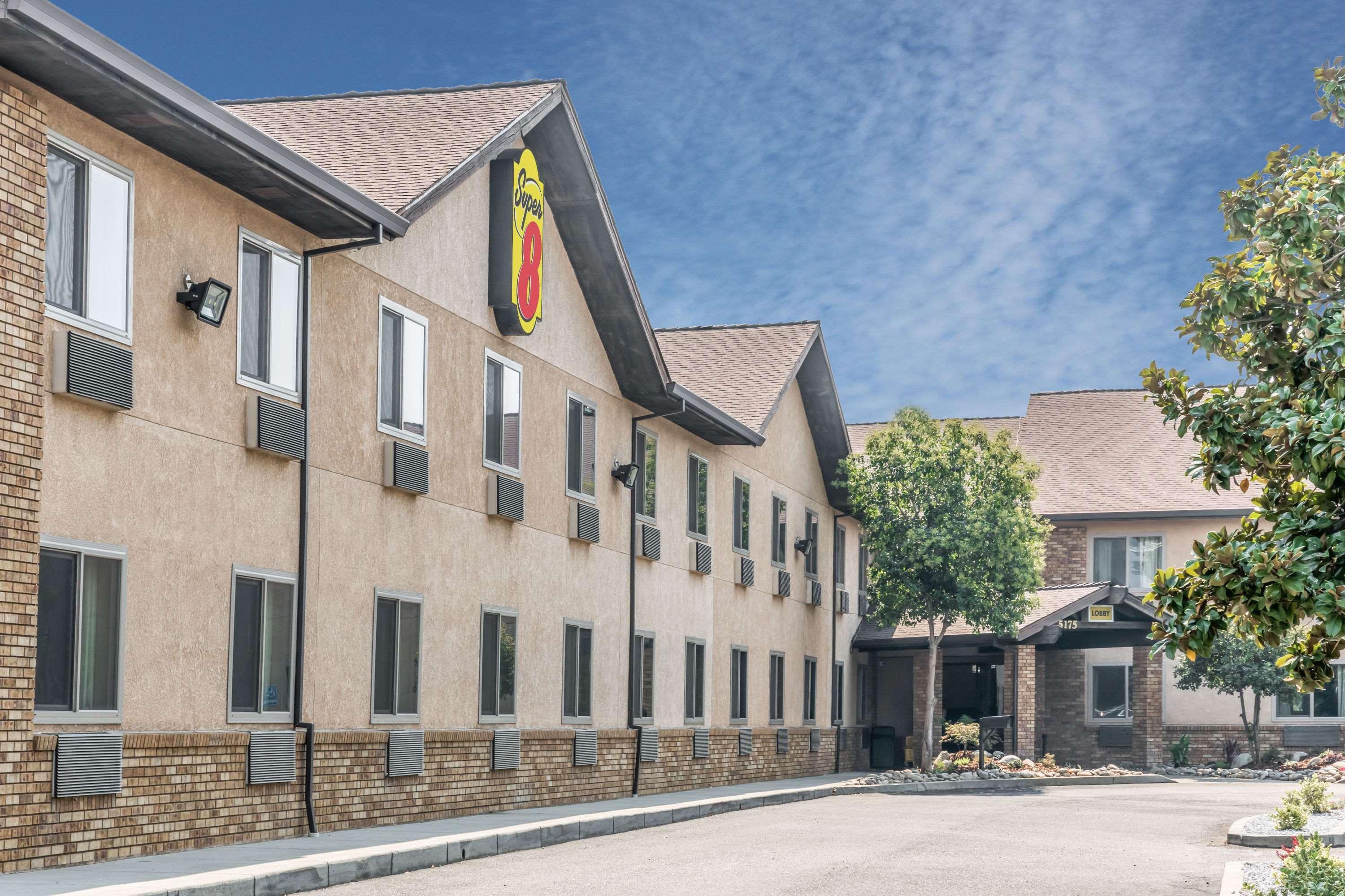 Hotel Super 8 By Wyndham Redding Exteriér fotografie